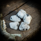 Sateenkaarikuukivi, rumpuhiottu