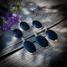 Musta onyx -riipus, ovaali