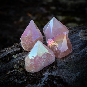 Ruusuaurakvartsi-kärki