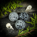 Lumihiutale obsidiaani -pallo 3 cm