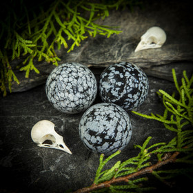 Lumihiutale obsidiaani -pallo 3 cm