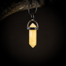 Oranssi kalsiitti -riipus