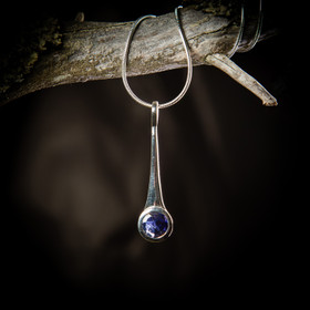 Ioliitti-kaulakoru, hopea