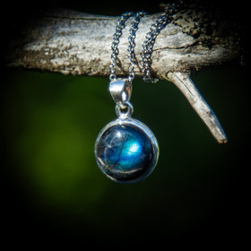 Spektroliitti-riipus 3, hopea