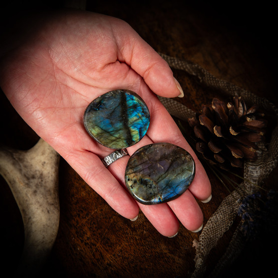 Labradoriitti-kämmenkivi