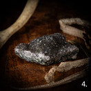 Tumma/harmaa ametisti-klusteri