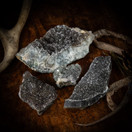 Tumma/harmaa ametisti-klusteri