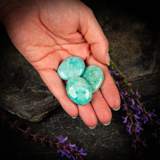 Amatsoniitti, amulettikivi