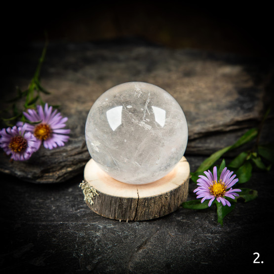 Vuorikristalli-pallo