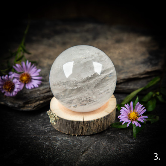 Vuorikristalli-pallo