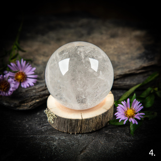 Vuorikristalli-pallo