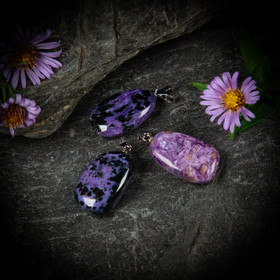 Tsaroiitti-riipus, rumpuhiottu