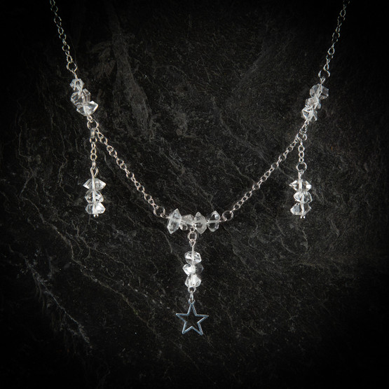 Herkimer-korusetti, hopea