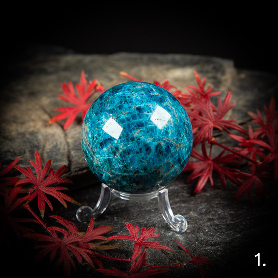 Sininen apatiitti -pallo