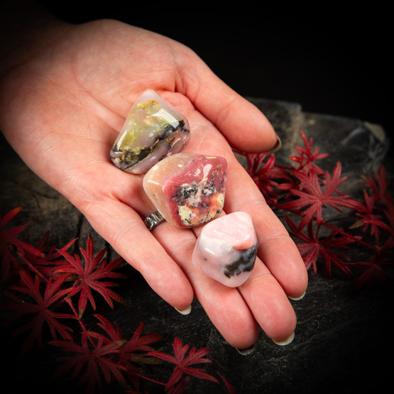 Pinkki opaali, rumpuhiottu