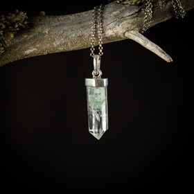 Phantom kvartsi -riipus 4, hopea