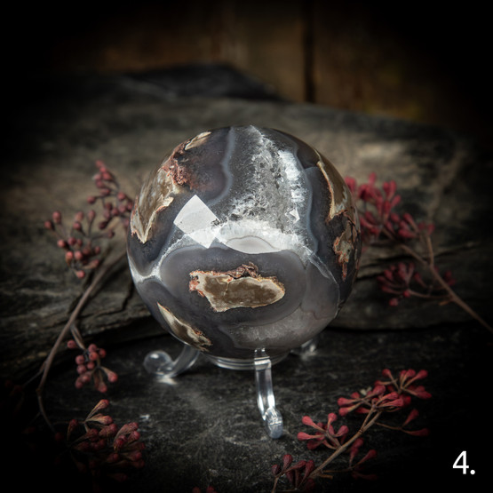 Vulkaaninen akaatti-pallo