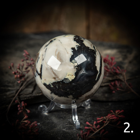 Vulkaaninen akaatti-pallo