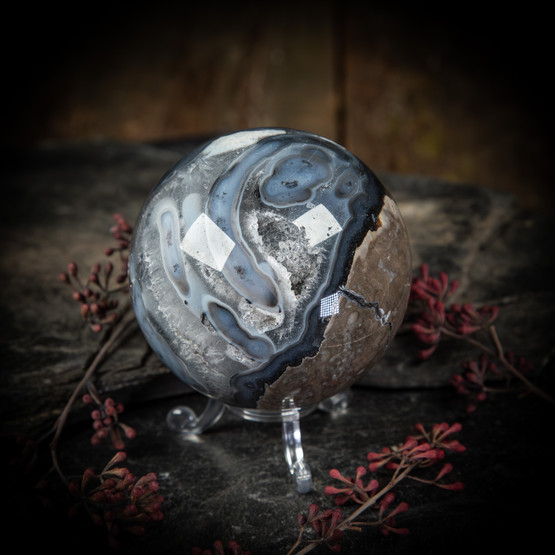 Vulkaaninen akaatti-pallo