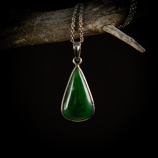 Nefriitti Jade -riipus, hopea