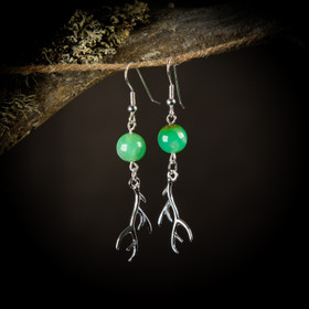 Antler-korvikset krysopraasi-helmellä, hopea