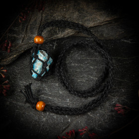 Punottu kivihäkki, musta