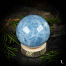 Sininen kalsiitti -pallo, eri kokoja