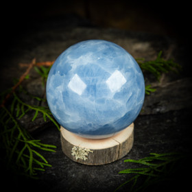 Sininen kalsiitti -pallo, eri kokoja