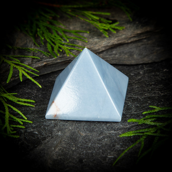 Angeliitti-pyramidi 5 cm