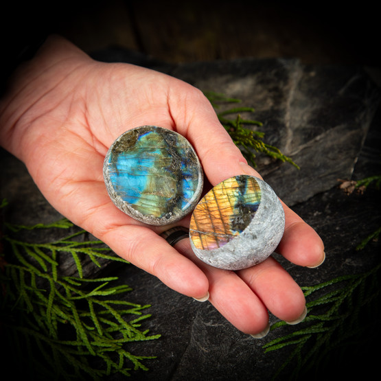 Labradoriitti emu egg