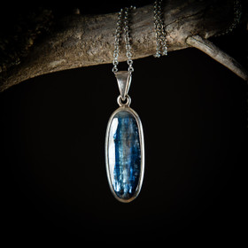 Sininen kyaniitti -riipus 2, hopea