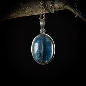 Sininen kyaniitti -riipus 3, hopea