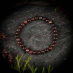 Rannekoru, granaatti-helmi 6 mm