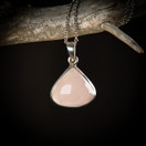 Ruusukvartsi-riipus 1, hopea