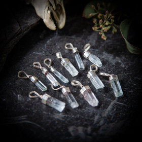 Akvamariini-riipus, hopea