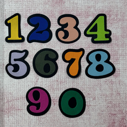 Käsitellen stanssi Numerot