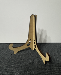 Puinen korttijalusta