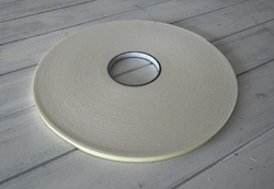 Kohoteippi,  valkoinen, 0.9 cm x 2 mm x 33 m