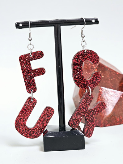 FU-CK -tummanpunainen-