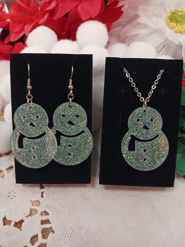 Blingbling lumiukko korvakorut 