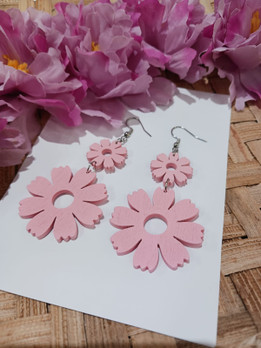 Kukkakimppu korvakorut -pinkki-