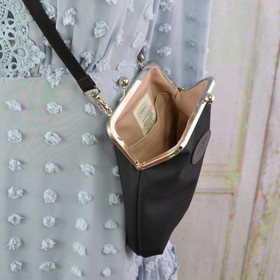 Musta -kukkarolaukku Midi