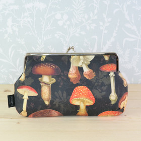 Sienimetsä -pussukka/penaali