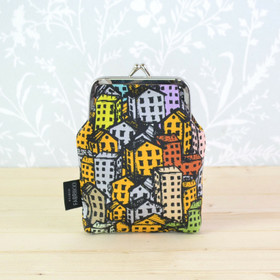 Kylä -pieni kukkaro