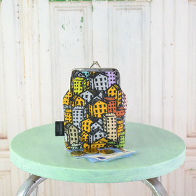 Kylä -pieni kukkaro