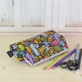 Kylä -pussukka/penaali