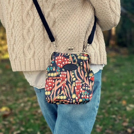 Inari -kukkarolaukku Midi 