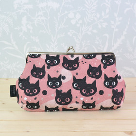 Musta kissa -pussukka/penaali