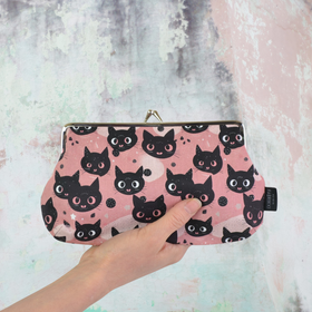 Musta kissa -pussukka/penaali