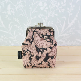 Yöperhonen -tuplakukkaro